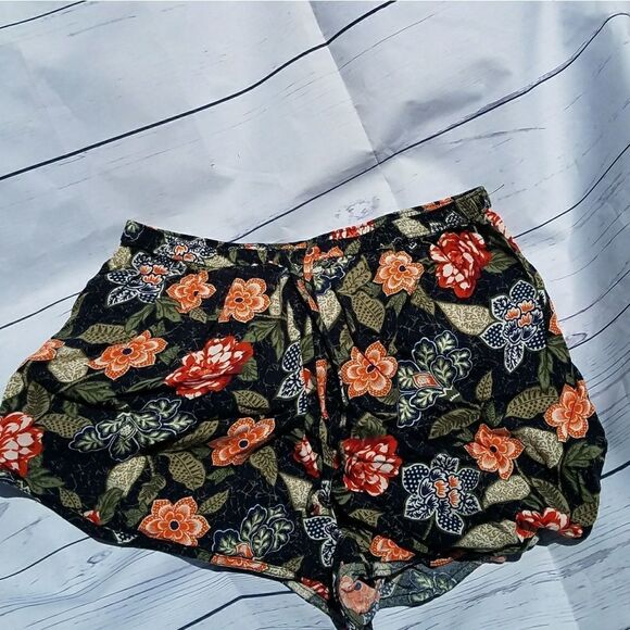 Abercrombie & Fitch Pants - Abercrombie and Fitch shorts
